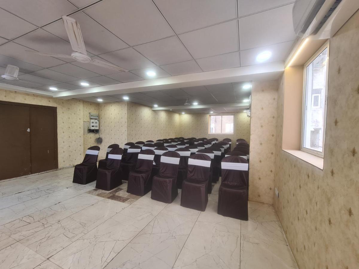 Hotel Nova Pride راجكوت المظهر الخارجي الصورة