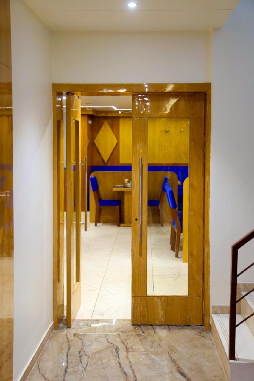 Hotel Nova Pride راجكوت المظهر الخارجي الصورة