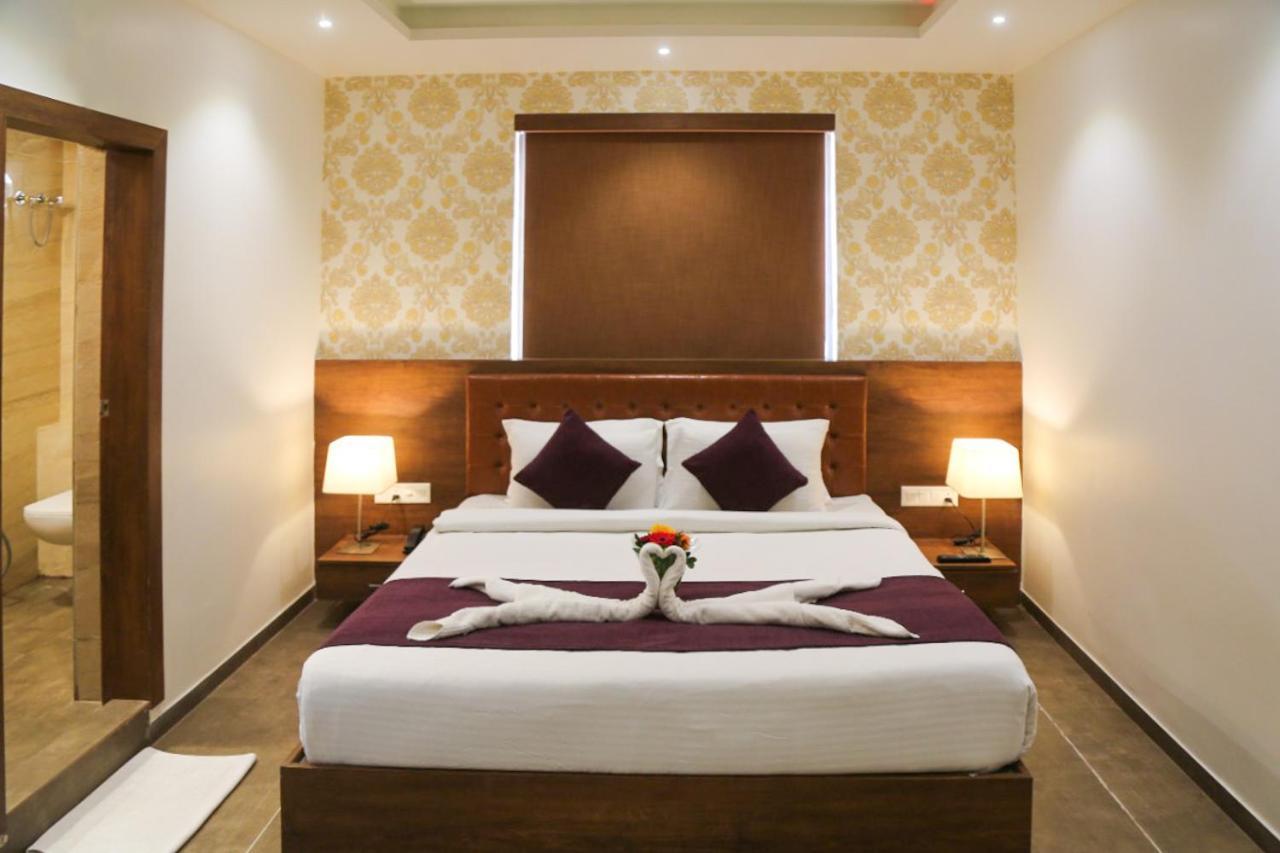 Hotel Nova Pride راجكوت المظهر الخارجي الصورة