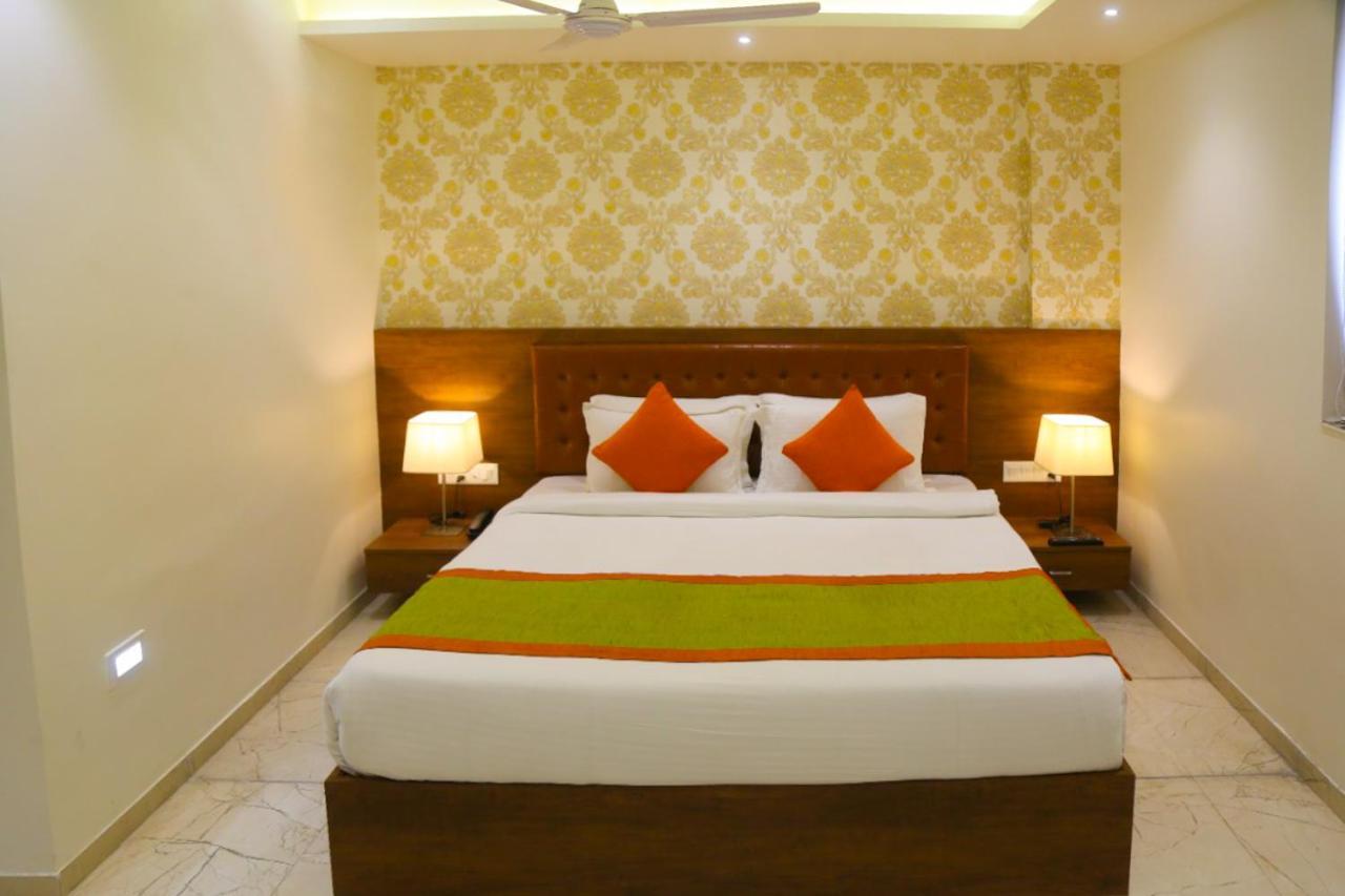Hotel Nova Pride راجكوت المظهر الخارجي الصورة
