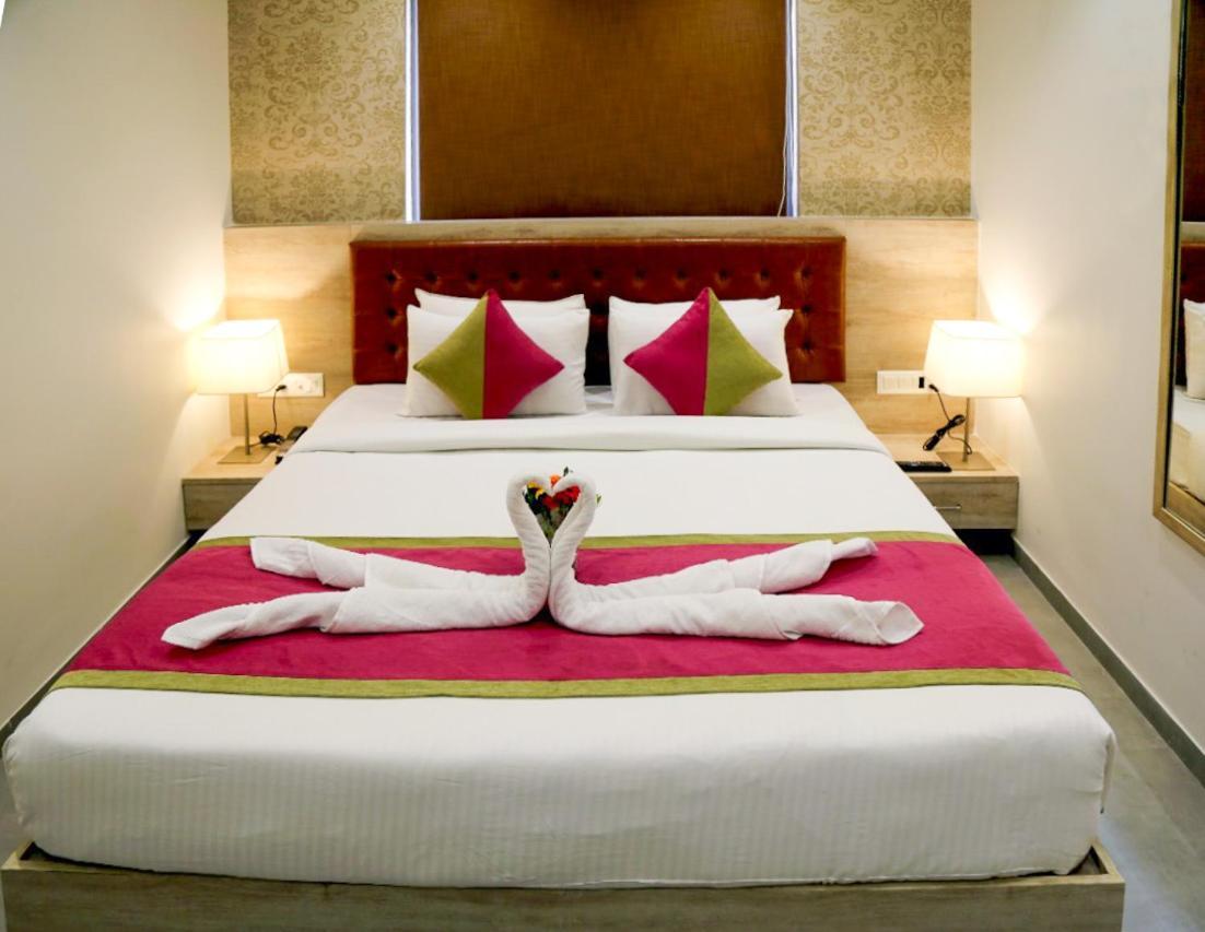 Hotel Nova Pride راجكوت المظهر الخارجي الصورة