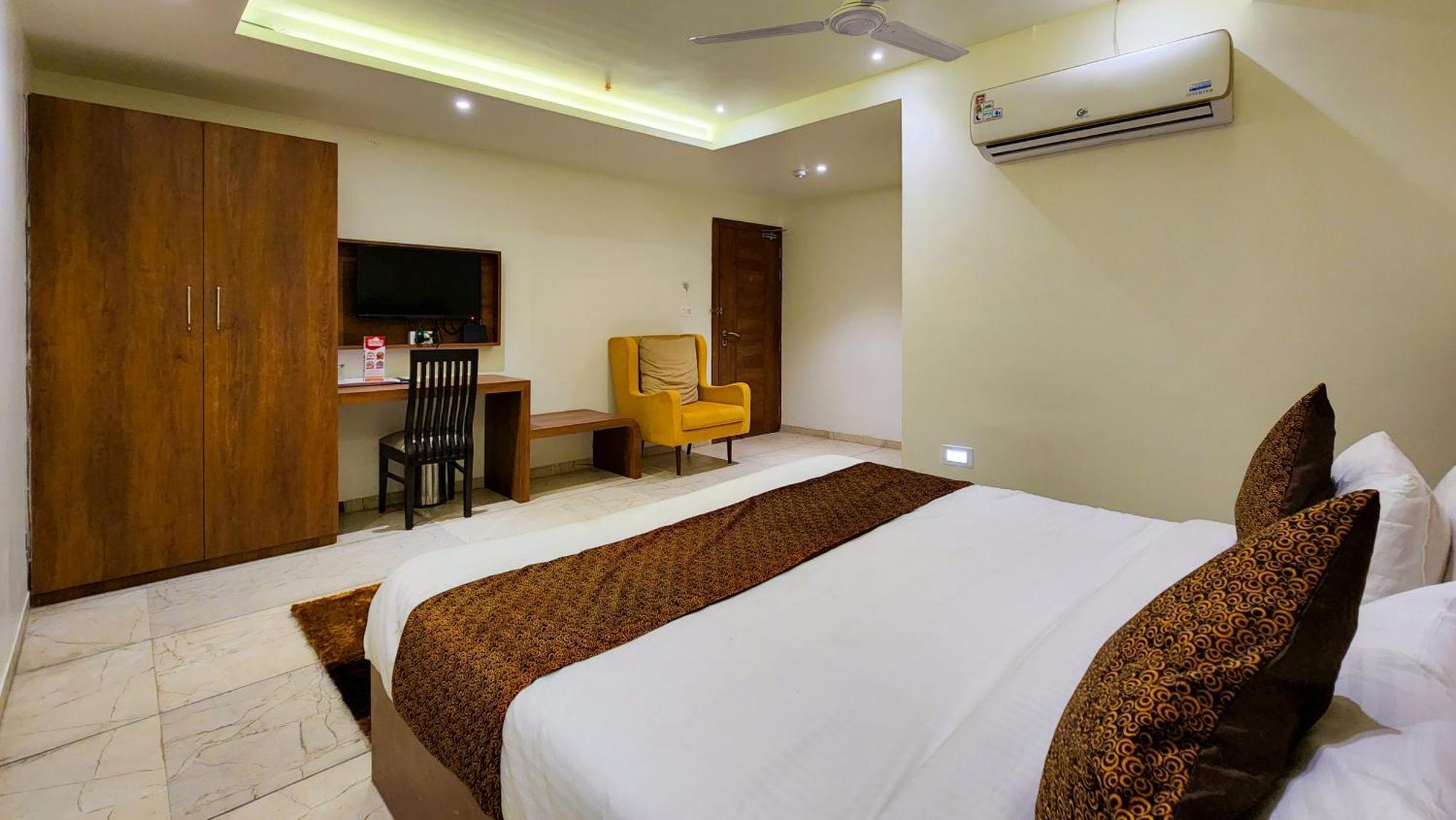 Hotel Nova Pride راجكوت المظهر الخارجي الصورة