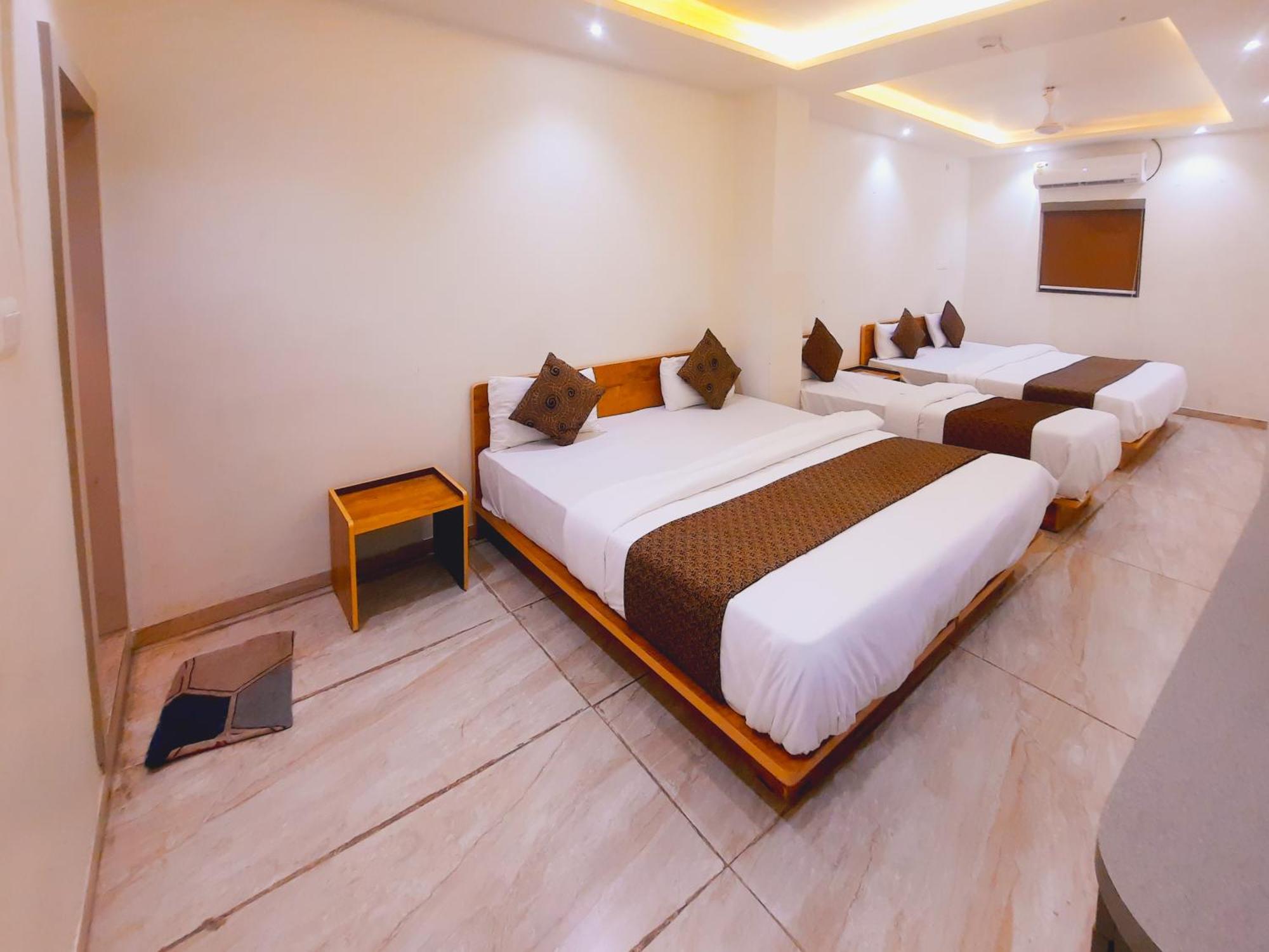 Hotel Nova Pride راجكوت المظهر الخارجي الصورة