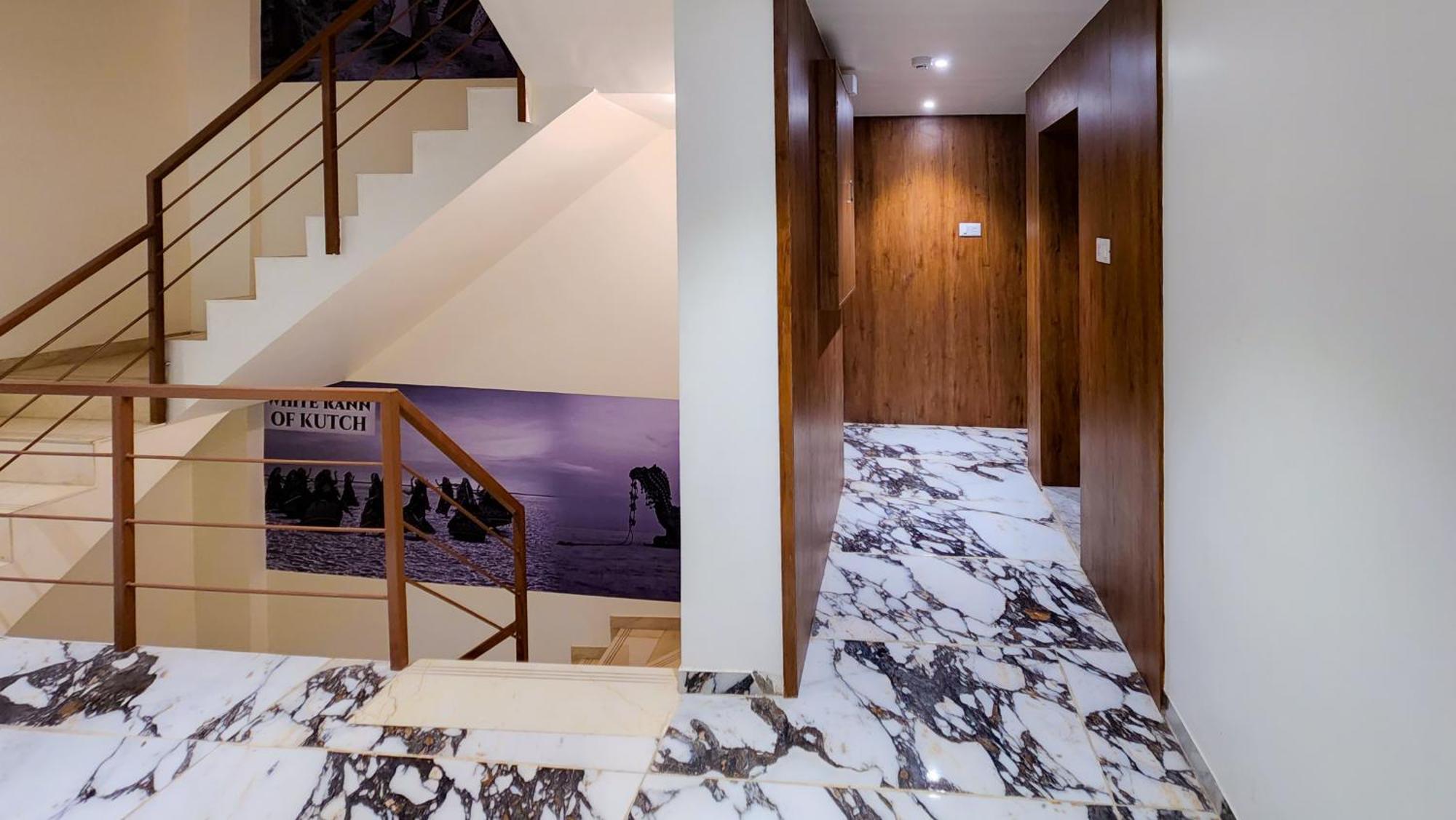 Hotel Nova Pride راجكوت المظهر الخارجي الصورة