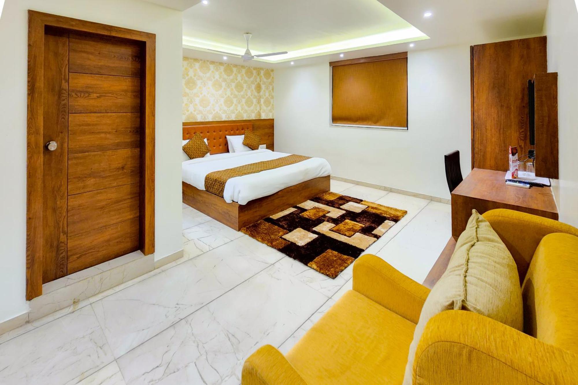 Hotel Nova Pride راجكوت المظهر الخارجي الصورة