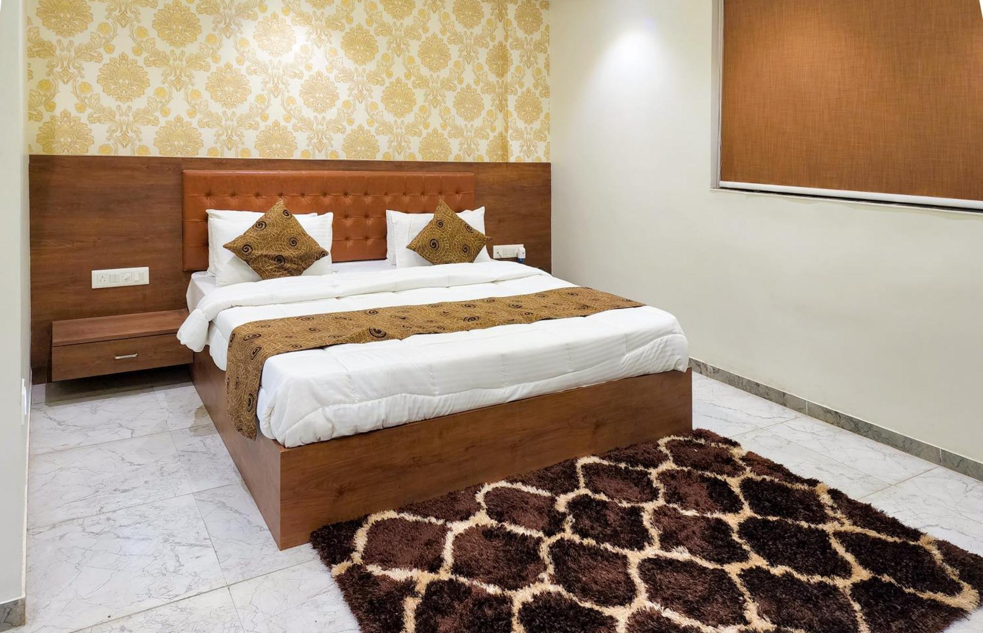 Hotel Nova Pride راجكوت المظهر الخارجي الصورة